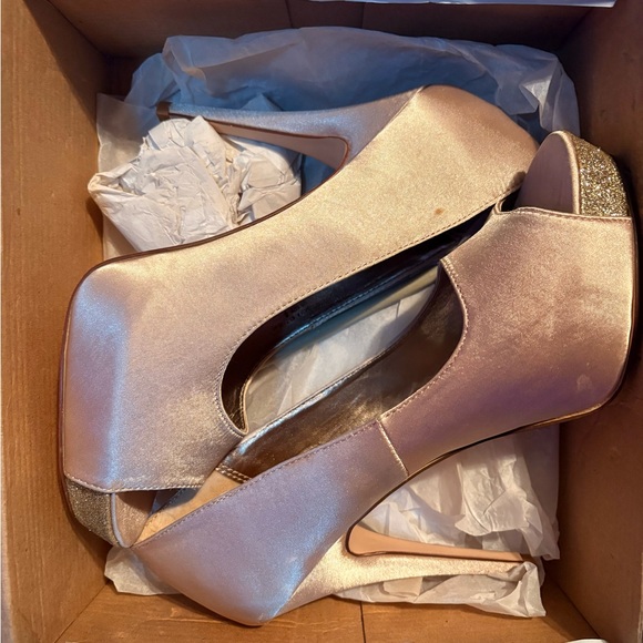 Elegant Peep-Toe Stiletto Heels - Picture 5 of 6